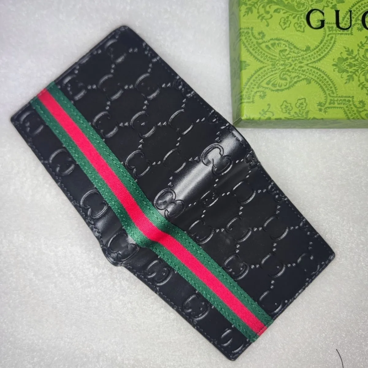 Men's pure leather fold wallet, imported cowhide embossed feel level one.