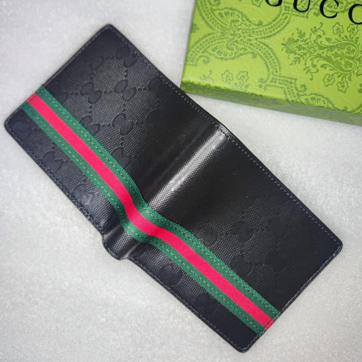 Men's pure leather fold wallet, imported cowhide embossed feel level one.