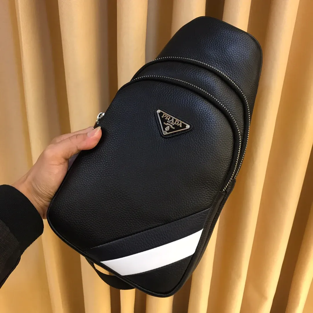 New men's versatile chest bag