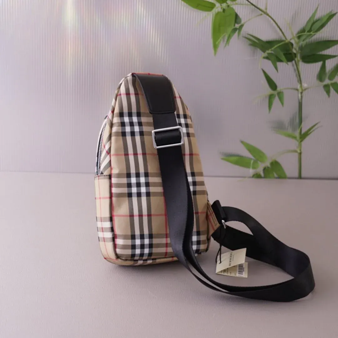 New fashionable and versatile men's chest bag