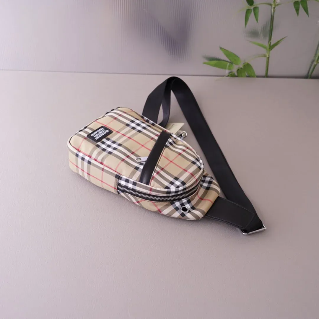 New fashionable and versatile men's chest bag