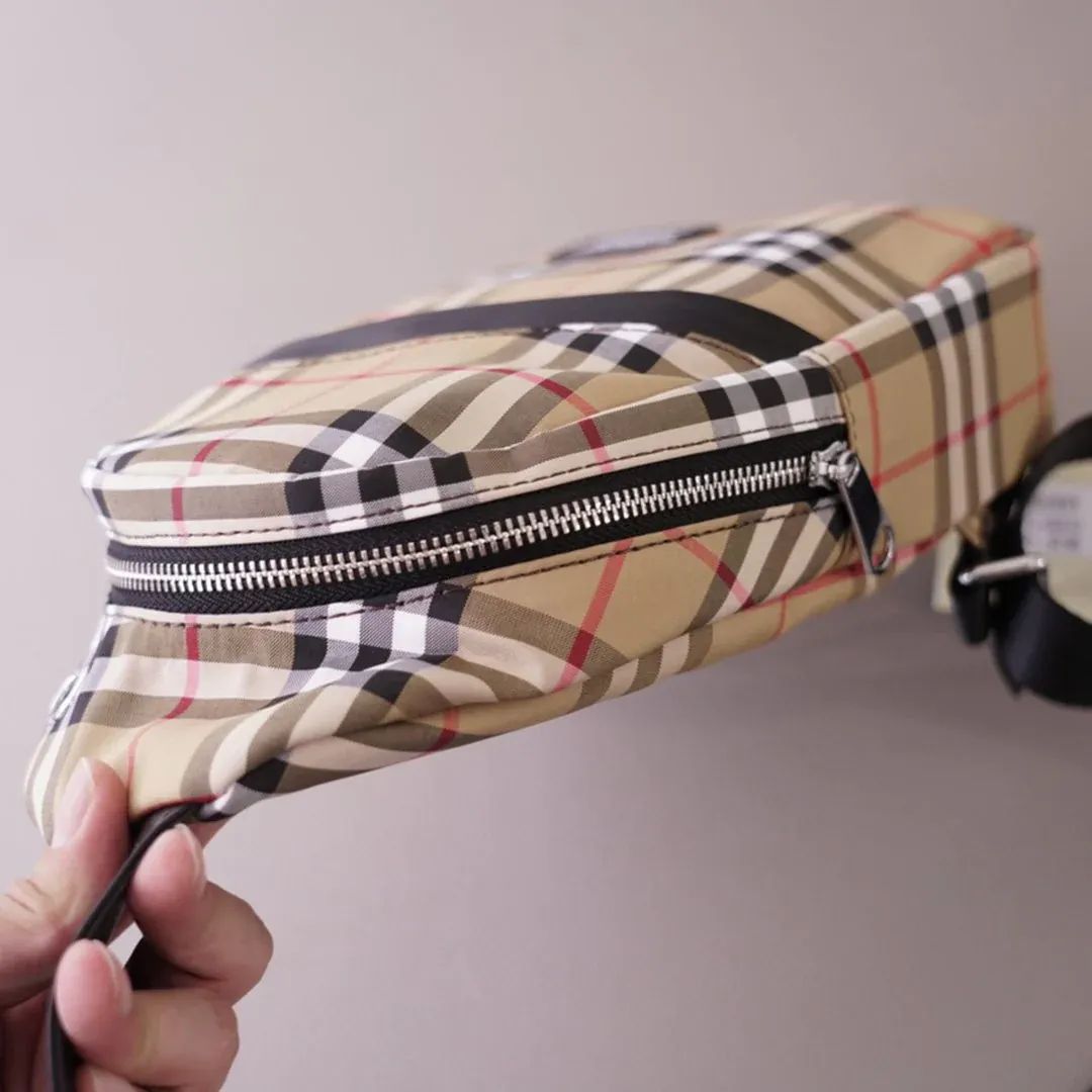 New fashionable and versatile men's chest bag