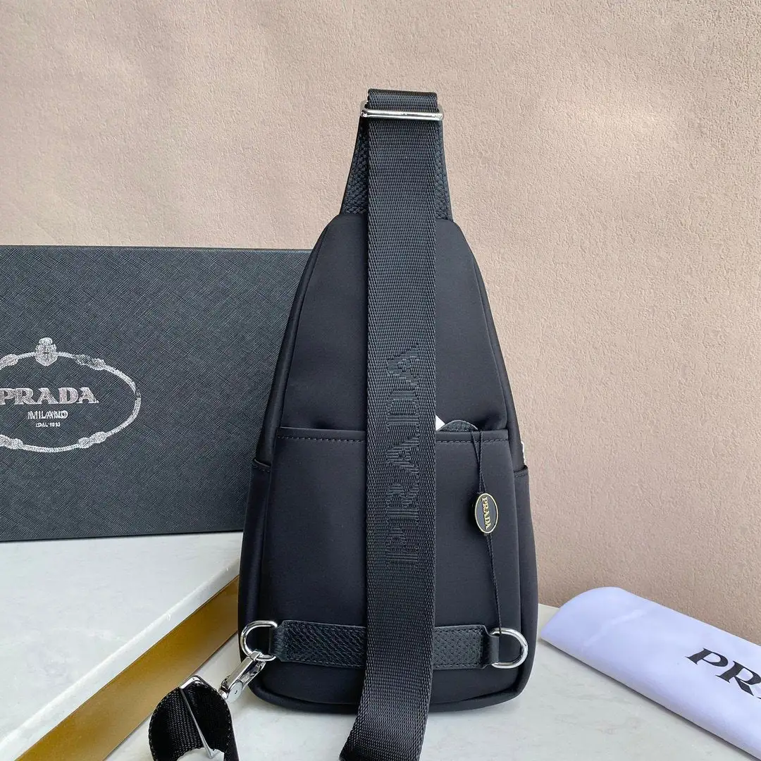 New Fashion Versatile Men's Chest Bag