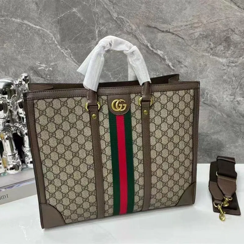 Fashion and versatile large capacity leisure bag