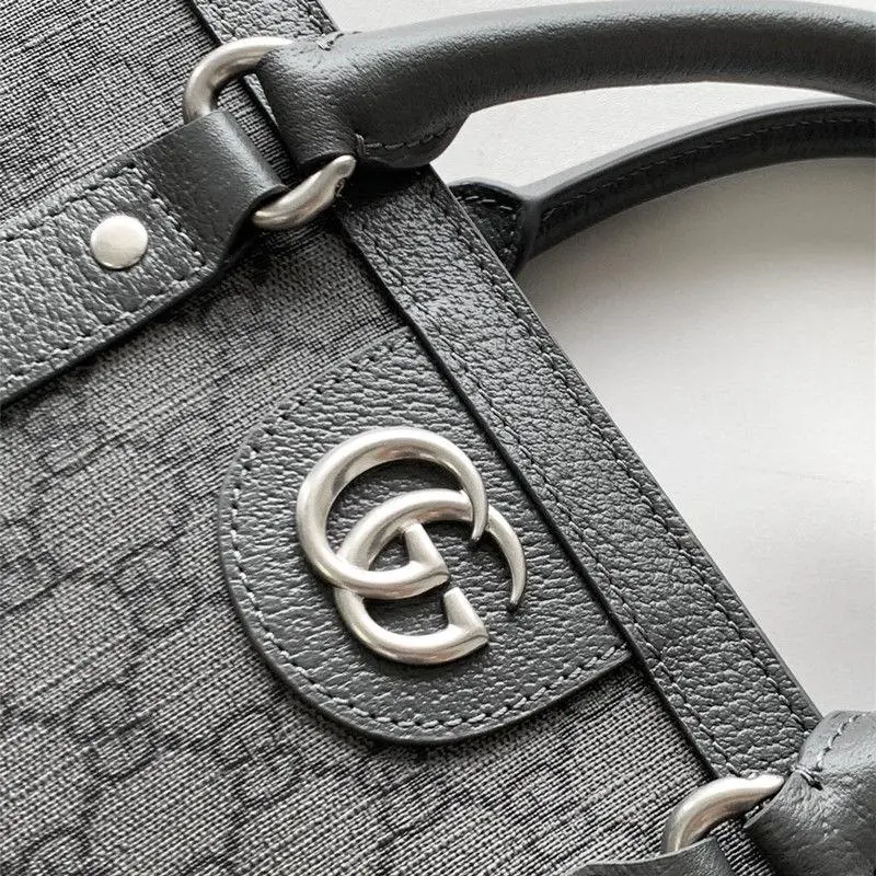 Fashion and versatile large capacity leisure bag