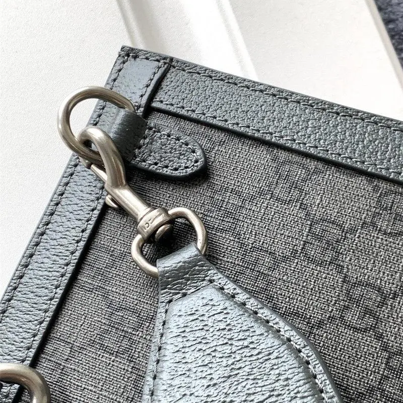 Fashion and versatile large capacity leisure bag