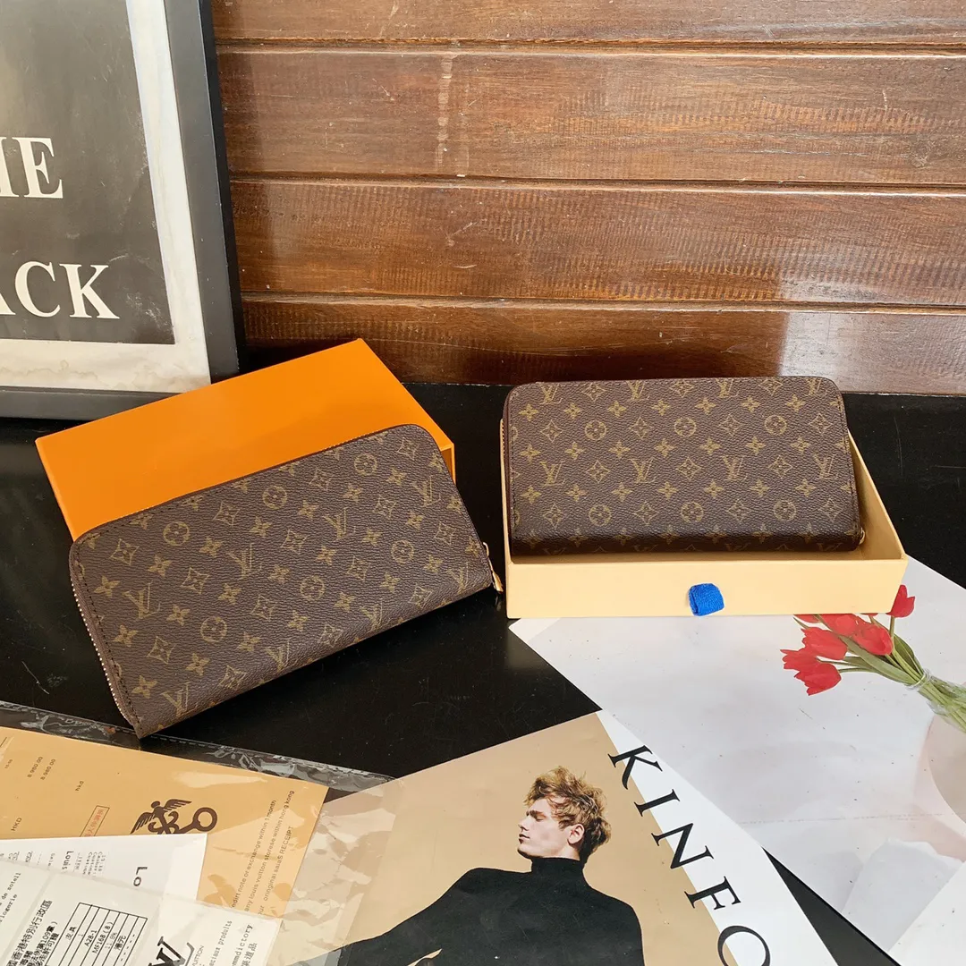 Men's and Women's Fashion Trend Wallets