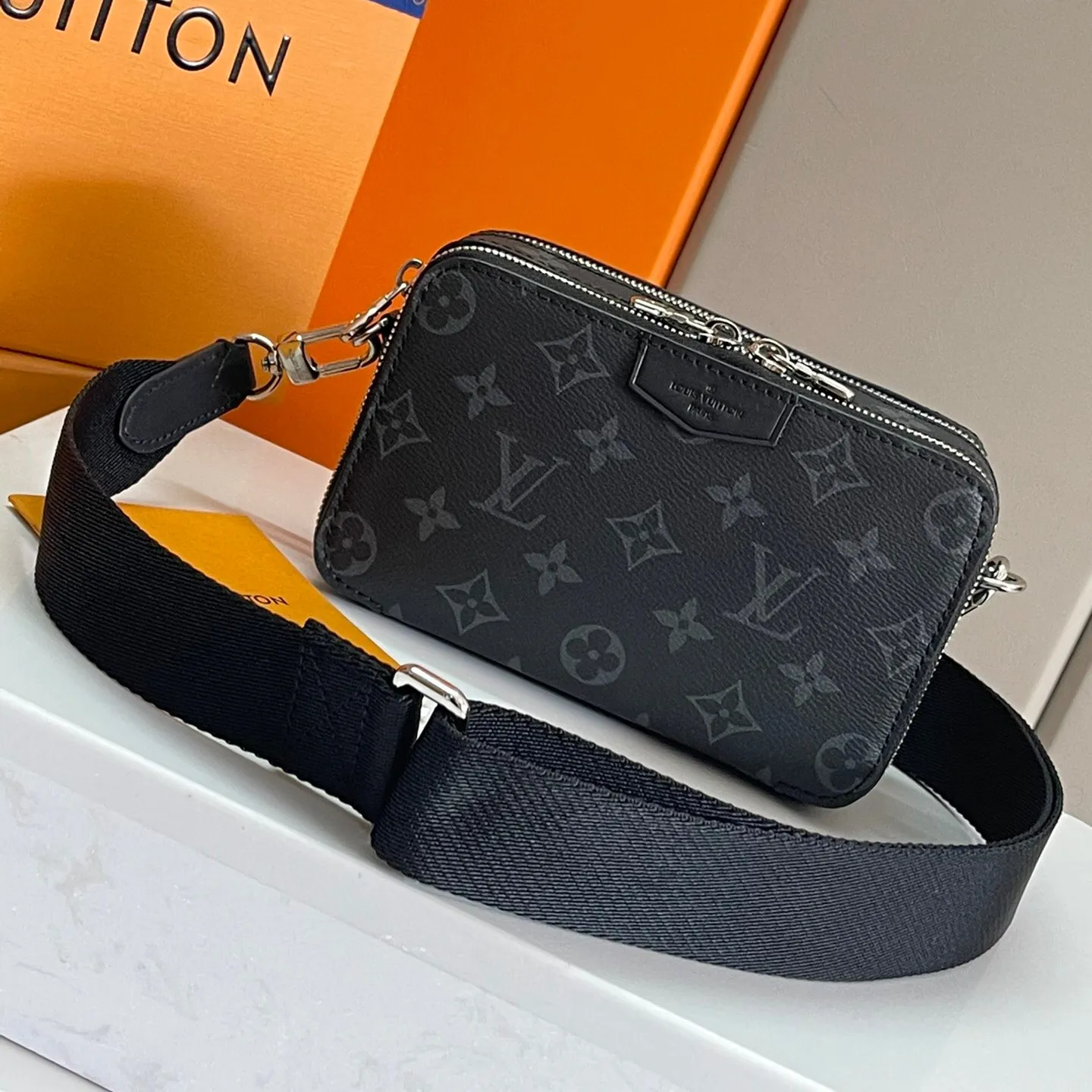 Men's fashion hot selling all-match small chest bag