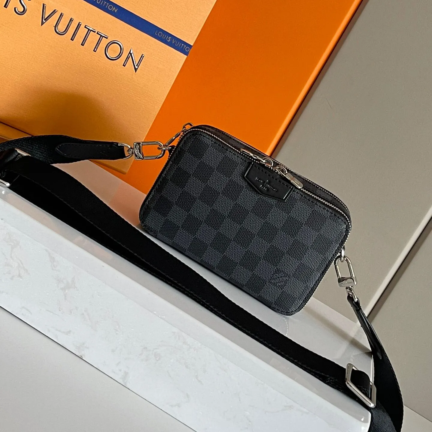 New men's fashion hot sale all-match messenger bag