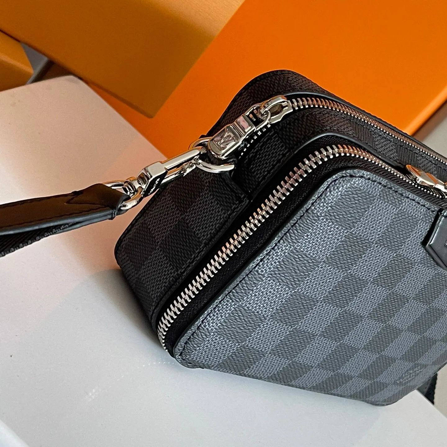 New men's fashion hot sale all-match messenger bag