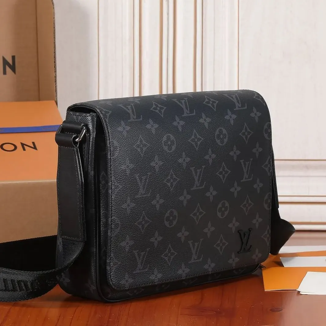 New fashion all-match one-shoulder diagonal high-end messenger bag