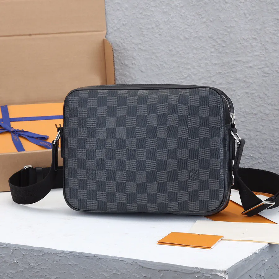 New Men's Fashion Hot Sale Versatile One Shoulder Messenger Bag