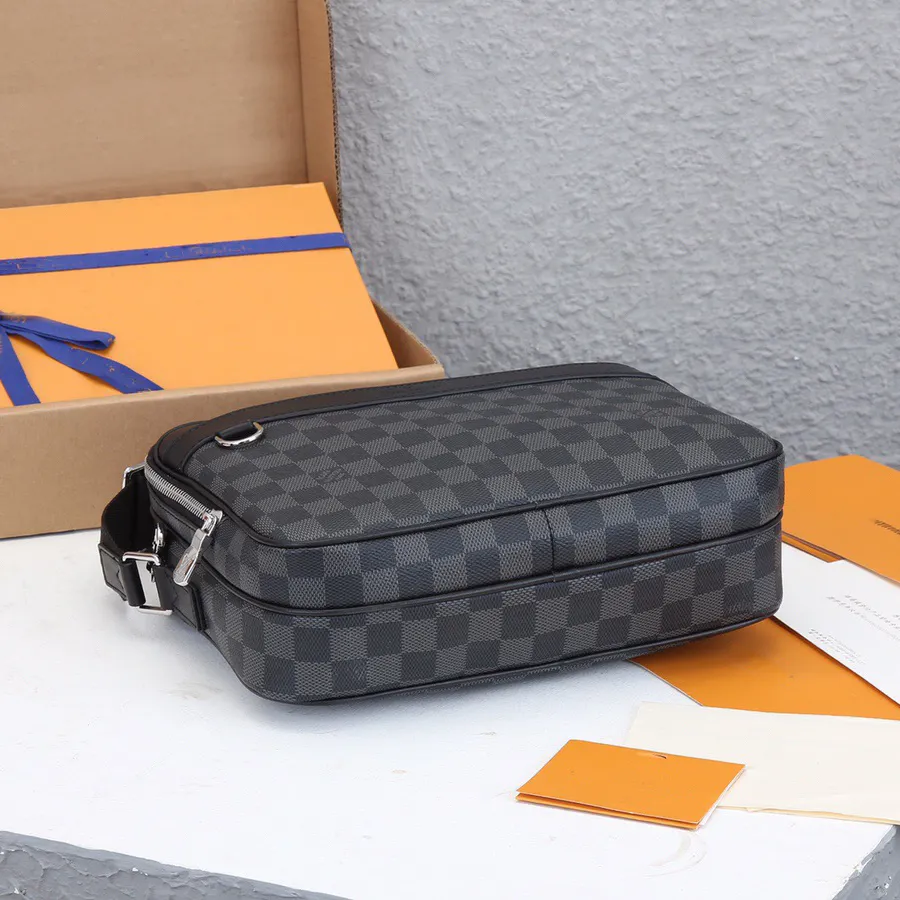 New Men's Fashion Hot Sale Versatile One Shoulder Messenger Bag