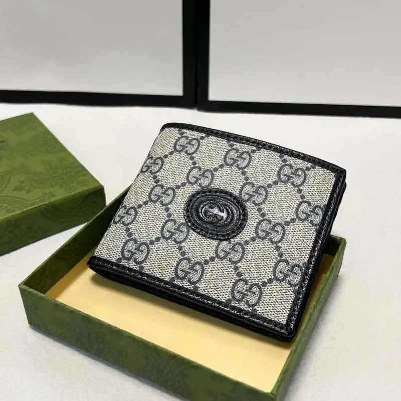 A man's wallet with classic elements and modern essence