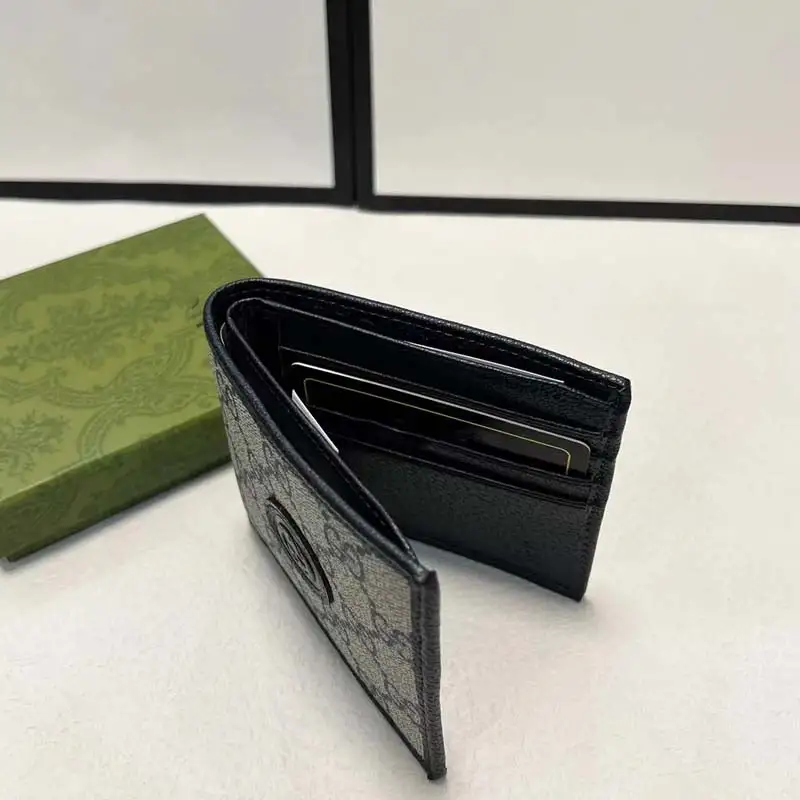 A man's wallet with classic elements and modern essence