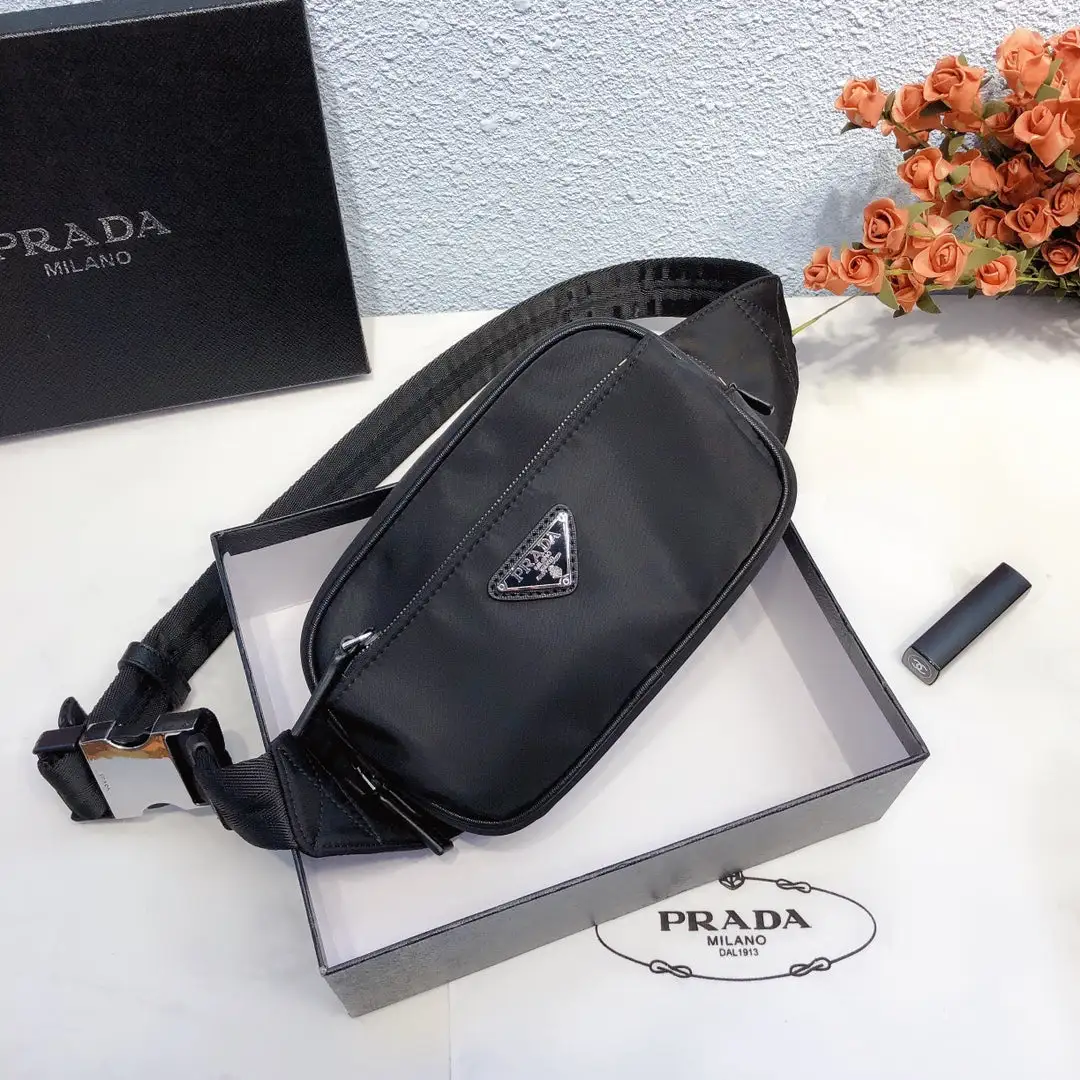 New trendy and fashionable bags