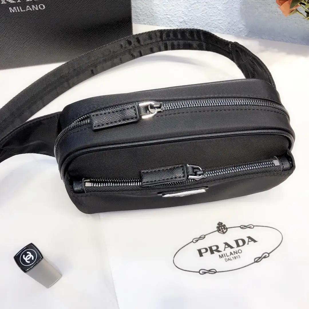 New trendy and fashionable bags