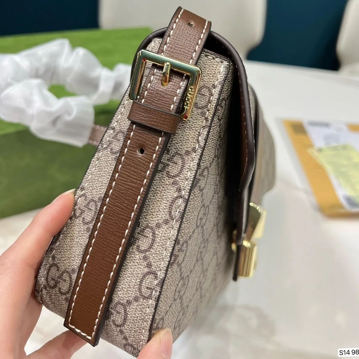 New lightweight carrying crossbody bag