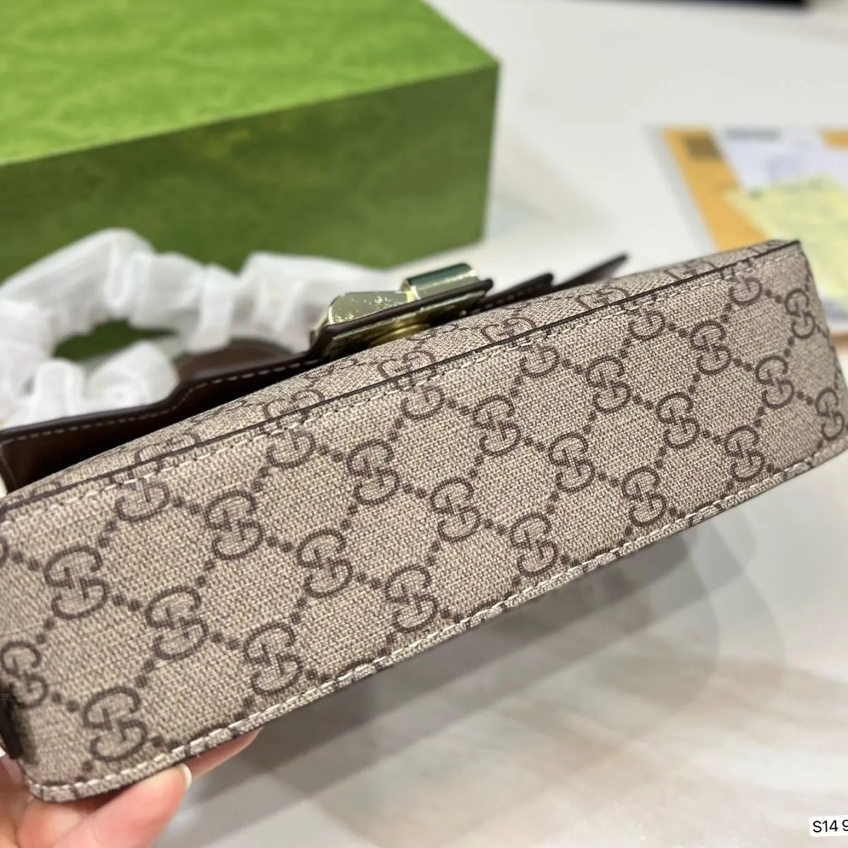 New lightweight carrying crossbody bag