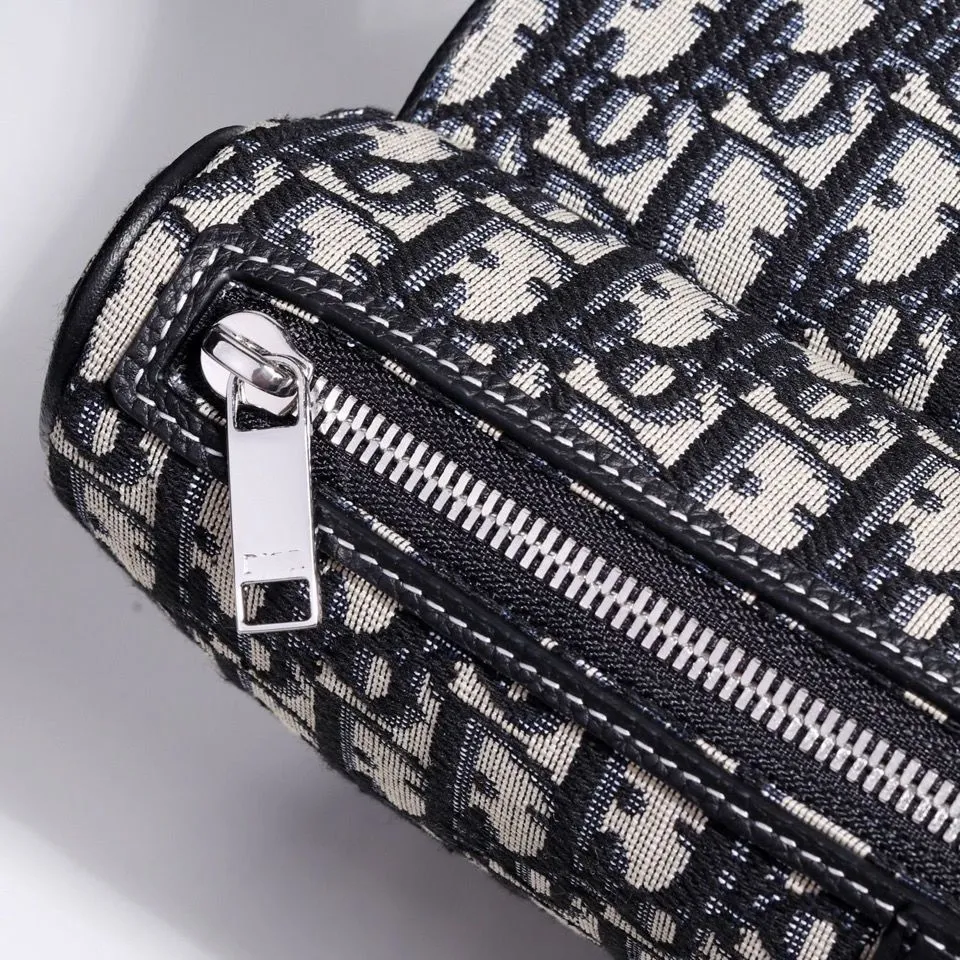 New men's crossbody saddle bag