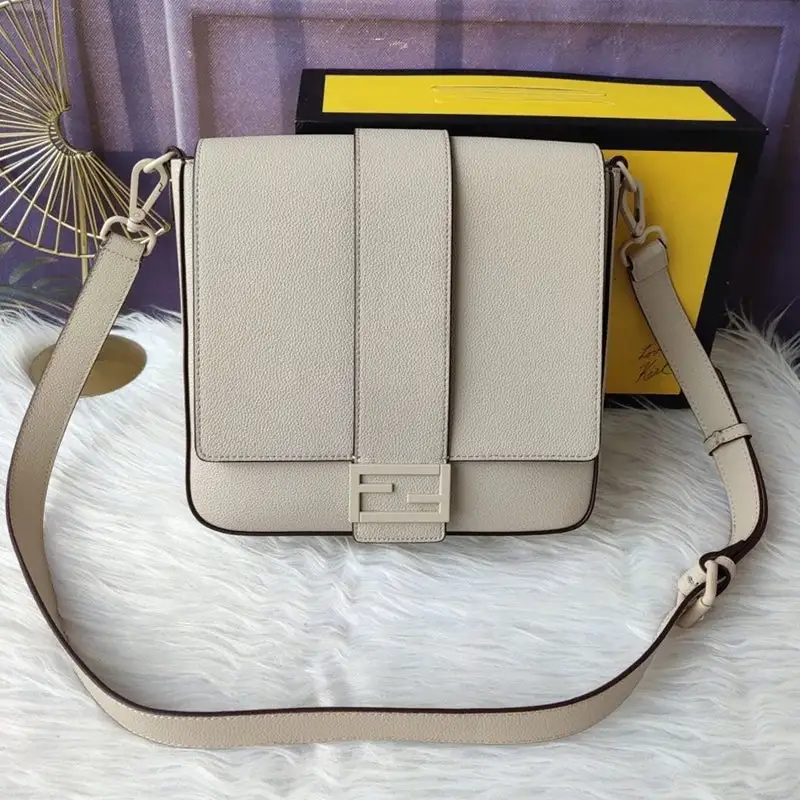 Fashionable and versatile casual high-end men's bag