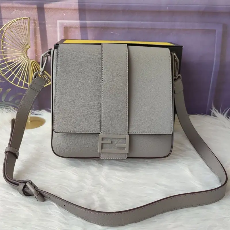 Fashionable and versatile casual high-end men's bag