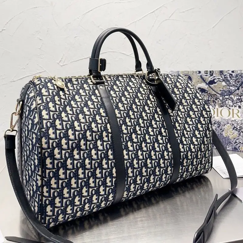 Men's large capacity travel handbag