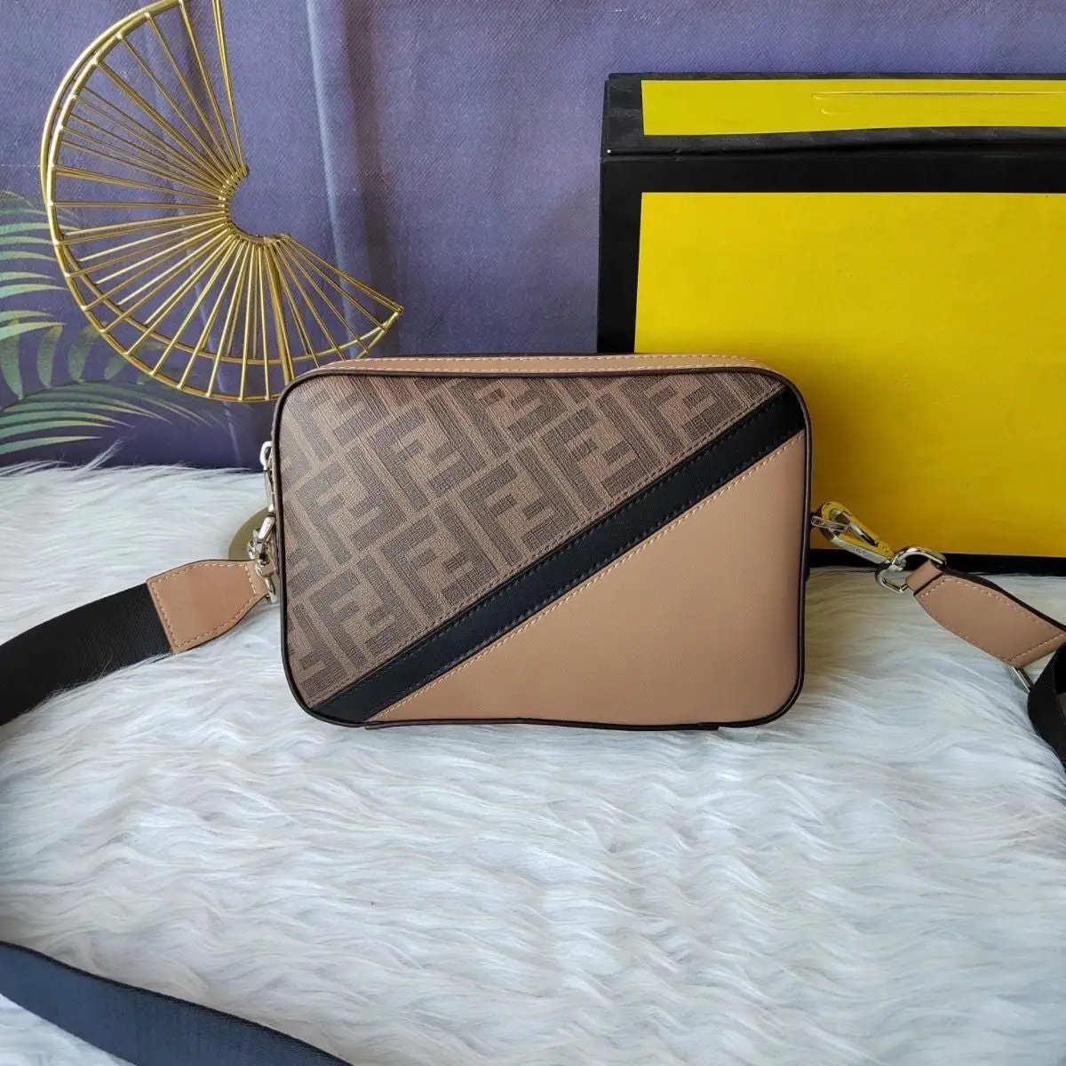 Fashionable and versatile casual high-end men's bag