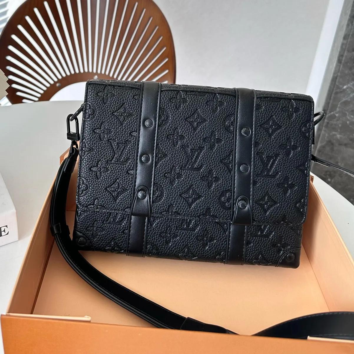 Fashion Postman Embossed Square Bag