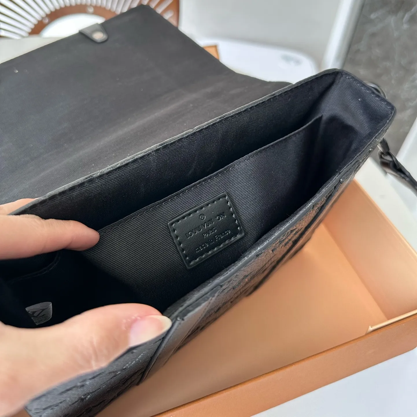 Fashion Postman Embossed Square Bag