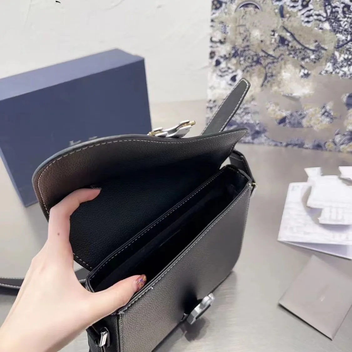 New men's crossbody saddle bag