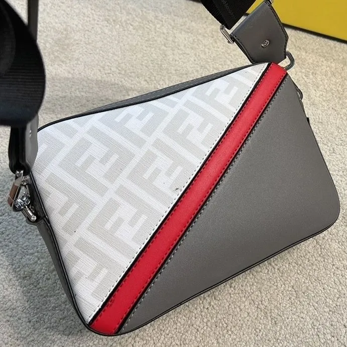 Fashionable leather crossbody color blocking bag
