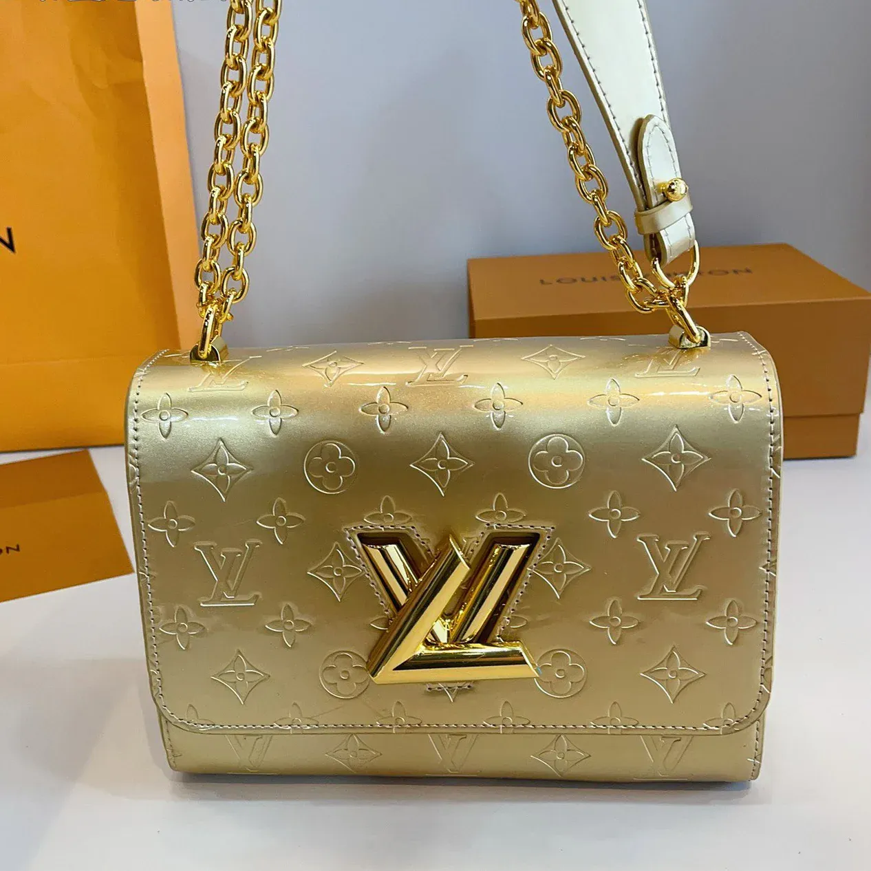 Fashion Simple twist chain bag