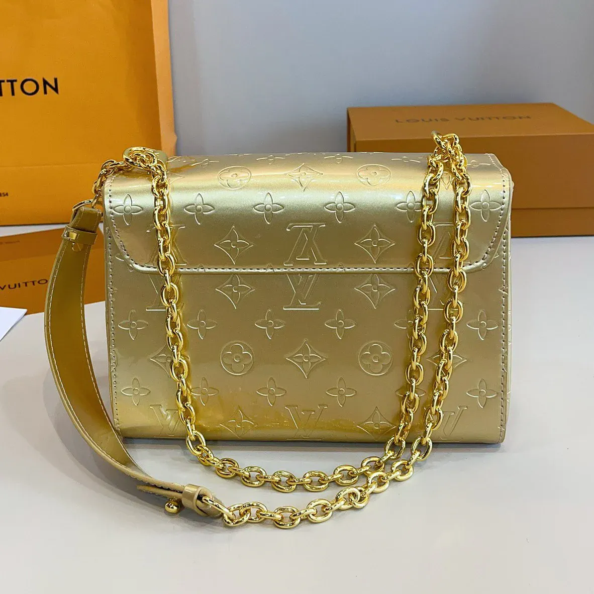 Fashion Simple twist chain bag