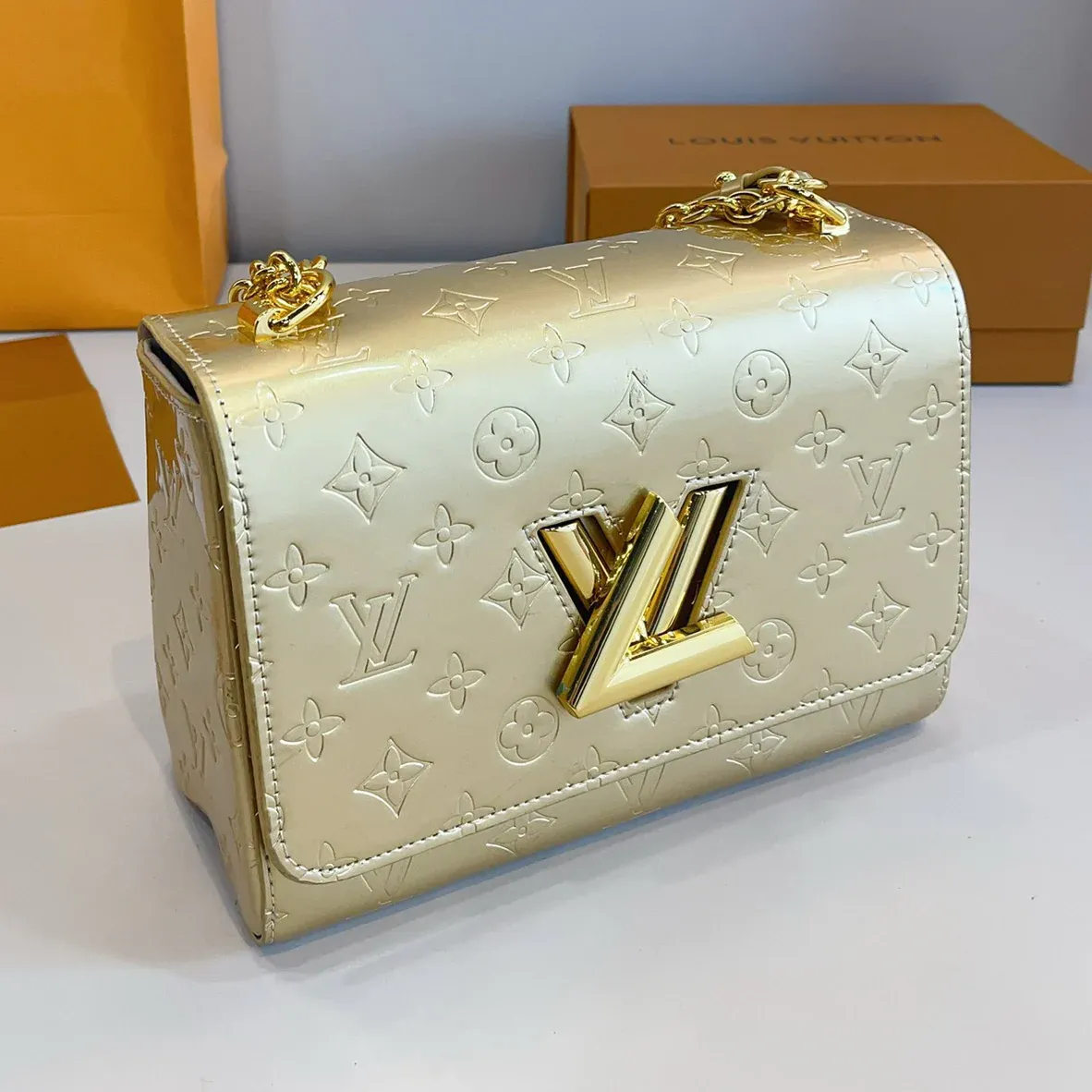 Fashion Simple twist chain bag