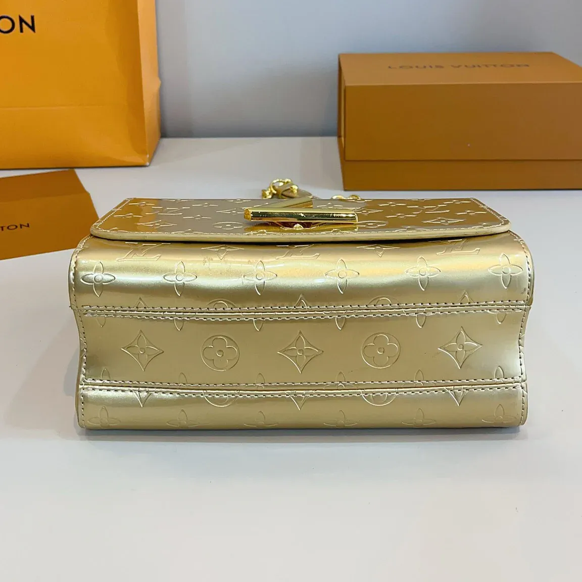 Fashion Simple twist chain bag