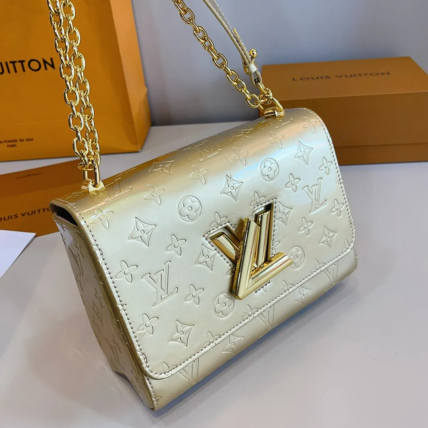 Fashion Simple twist chain bag