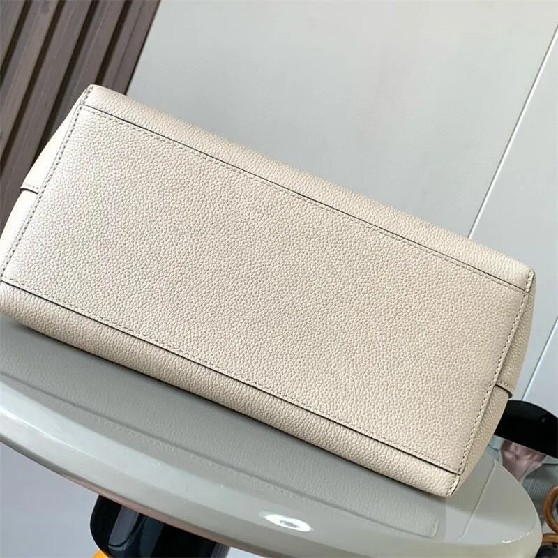 Anagram Medium Leather Tote Bag