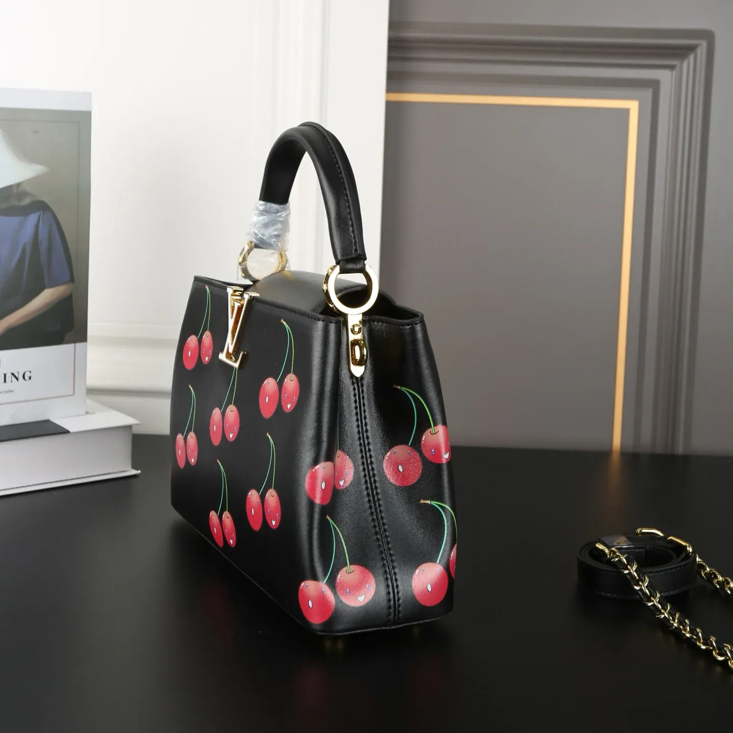 Cherry Kapusin Shoulder Bag