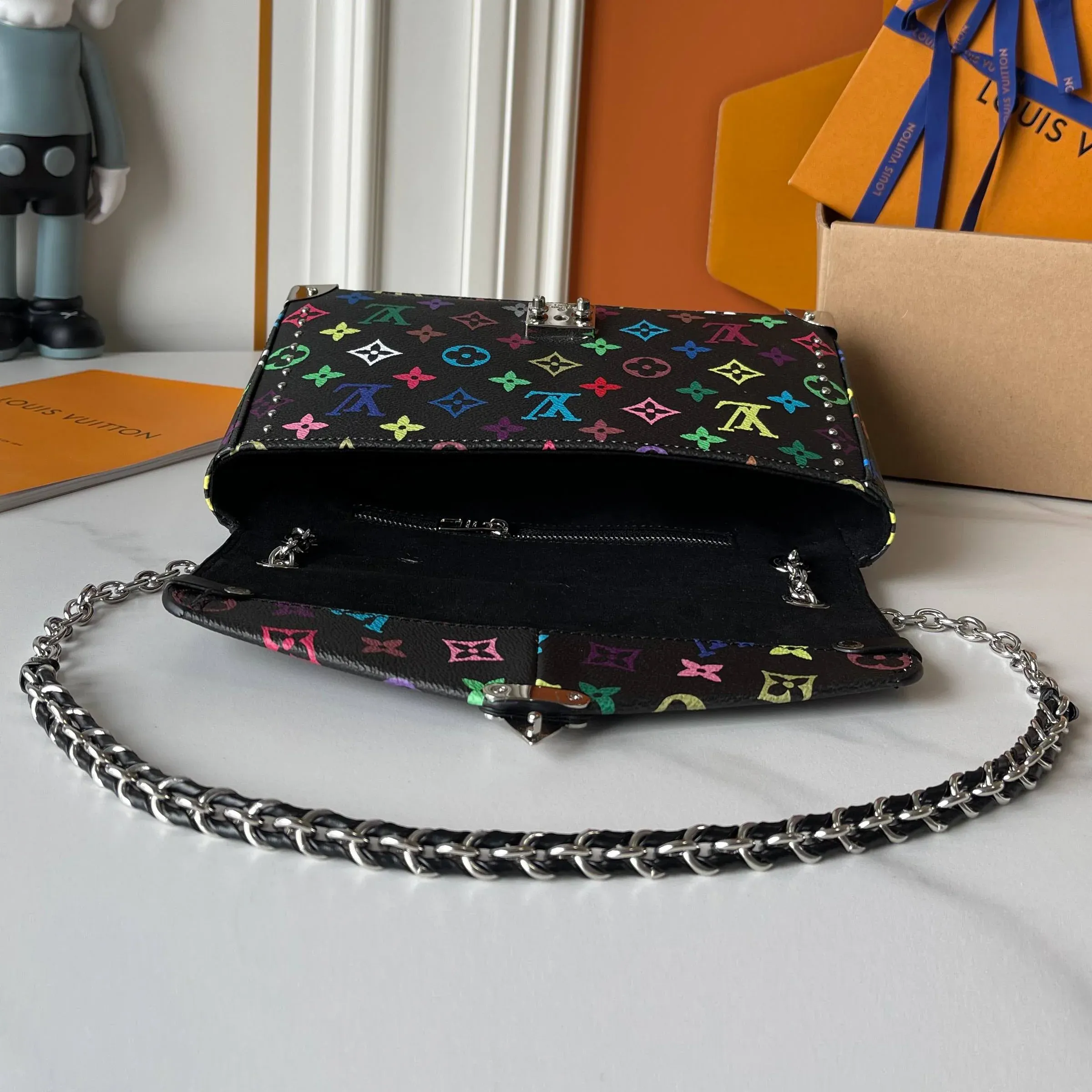 Luxury Vintage Black Color Handbag