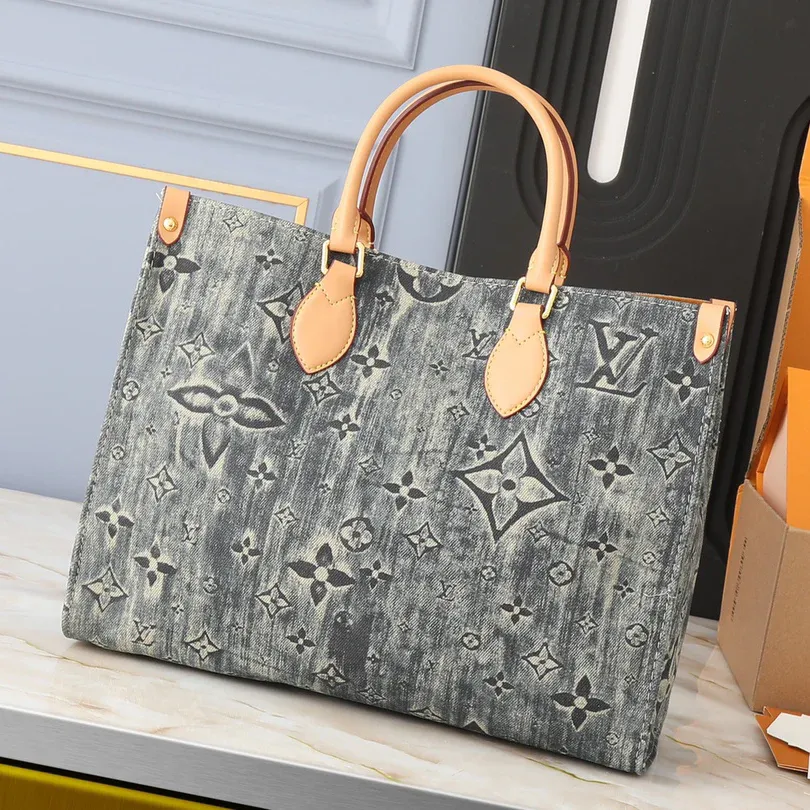 Classic Canvas Medium Handbag