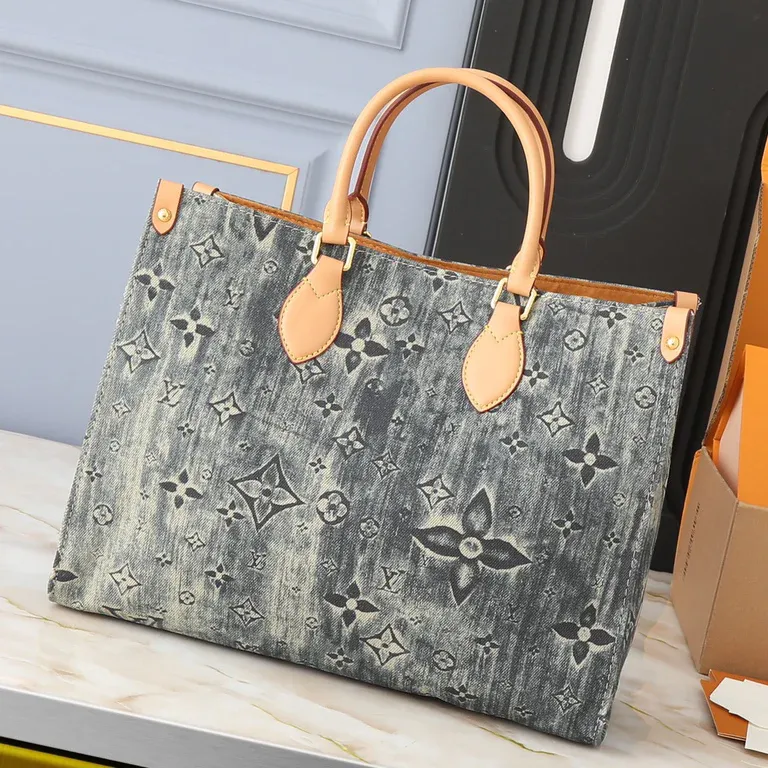 Classic Canvas Medium Handbag