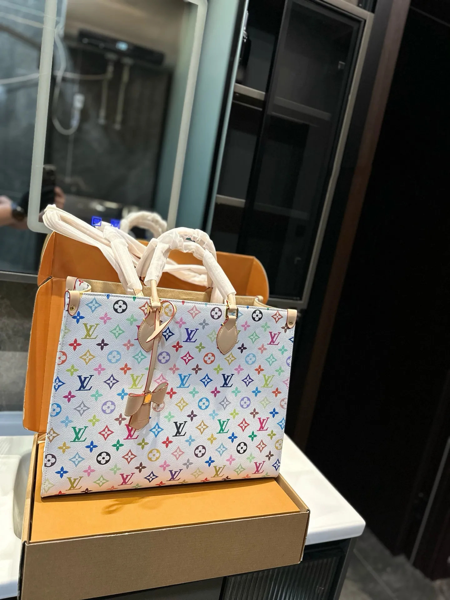 25 New White Color Onthego Bag