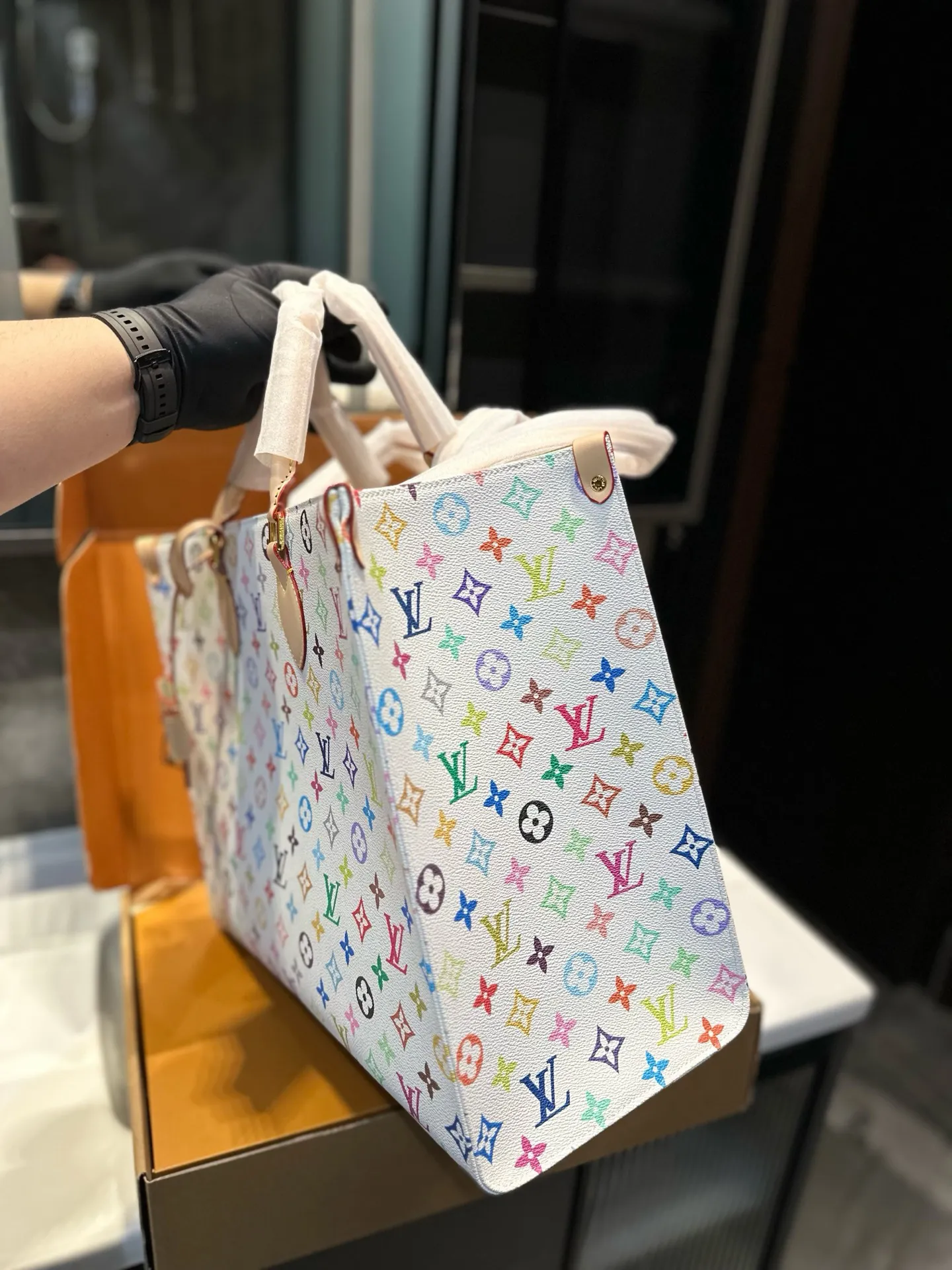 25 New White Color Onthego Bag