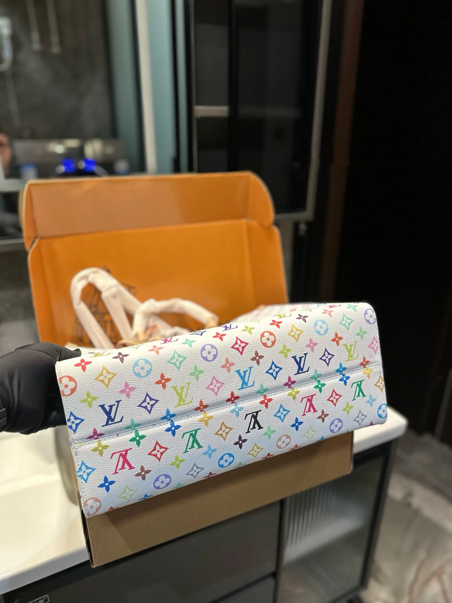 25 New White Color Onthego Bag