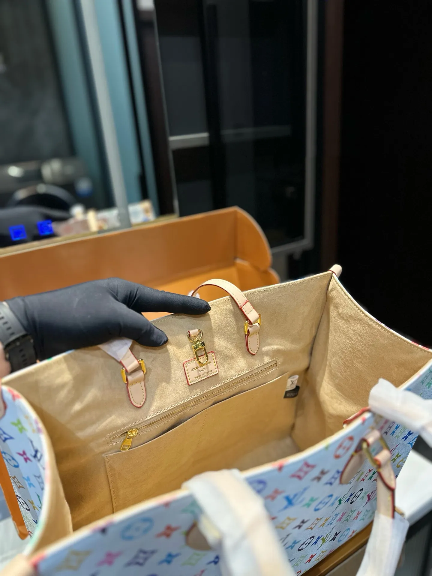 25 New White Color Onthego Bag