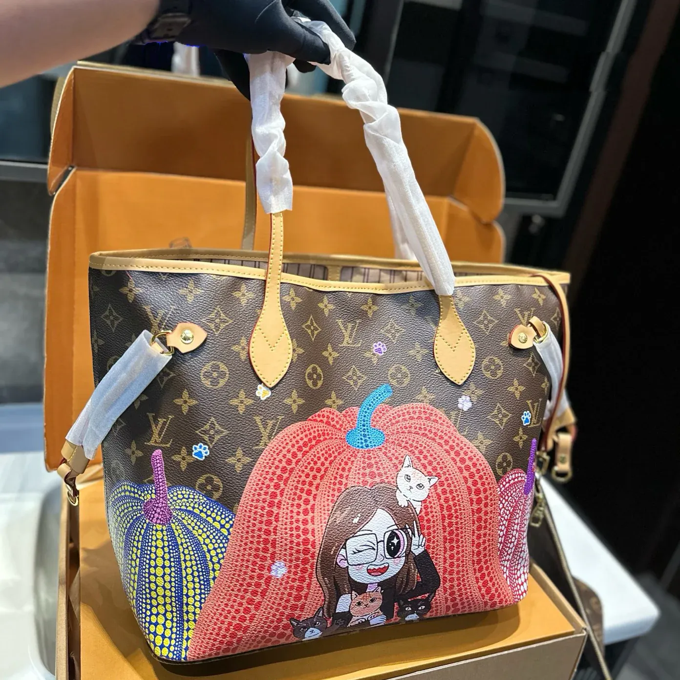 New Cowhide Pumpkin Graffiti Shopping Bag