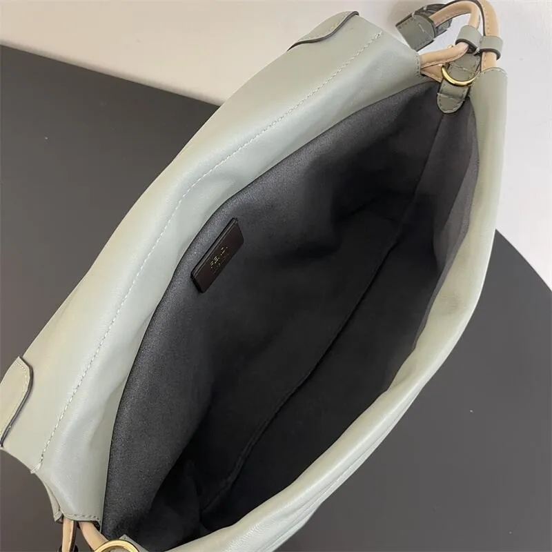 Medium Leather Handbag