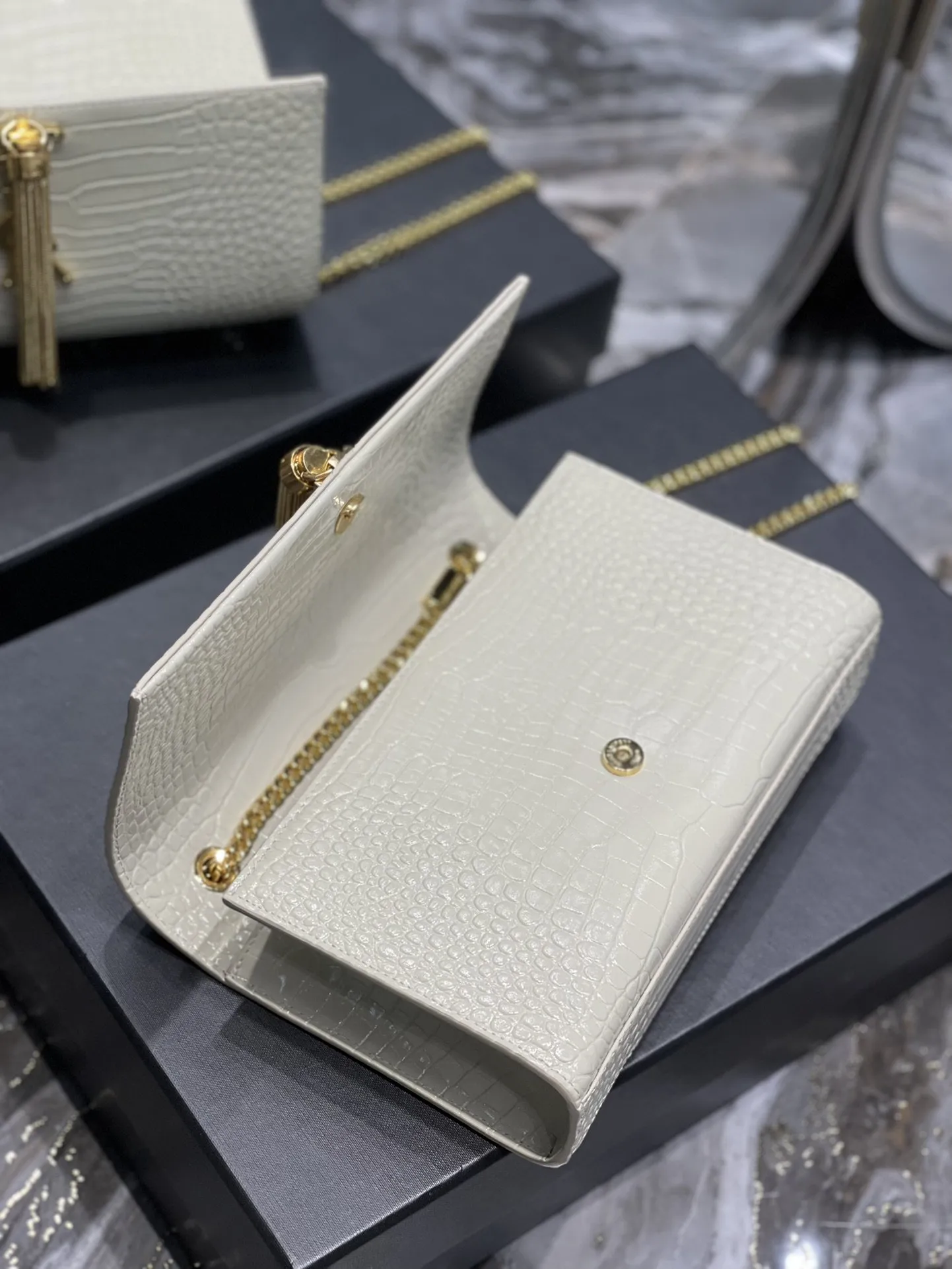 Medium Chain Bag White Vintage With Tassel For Women