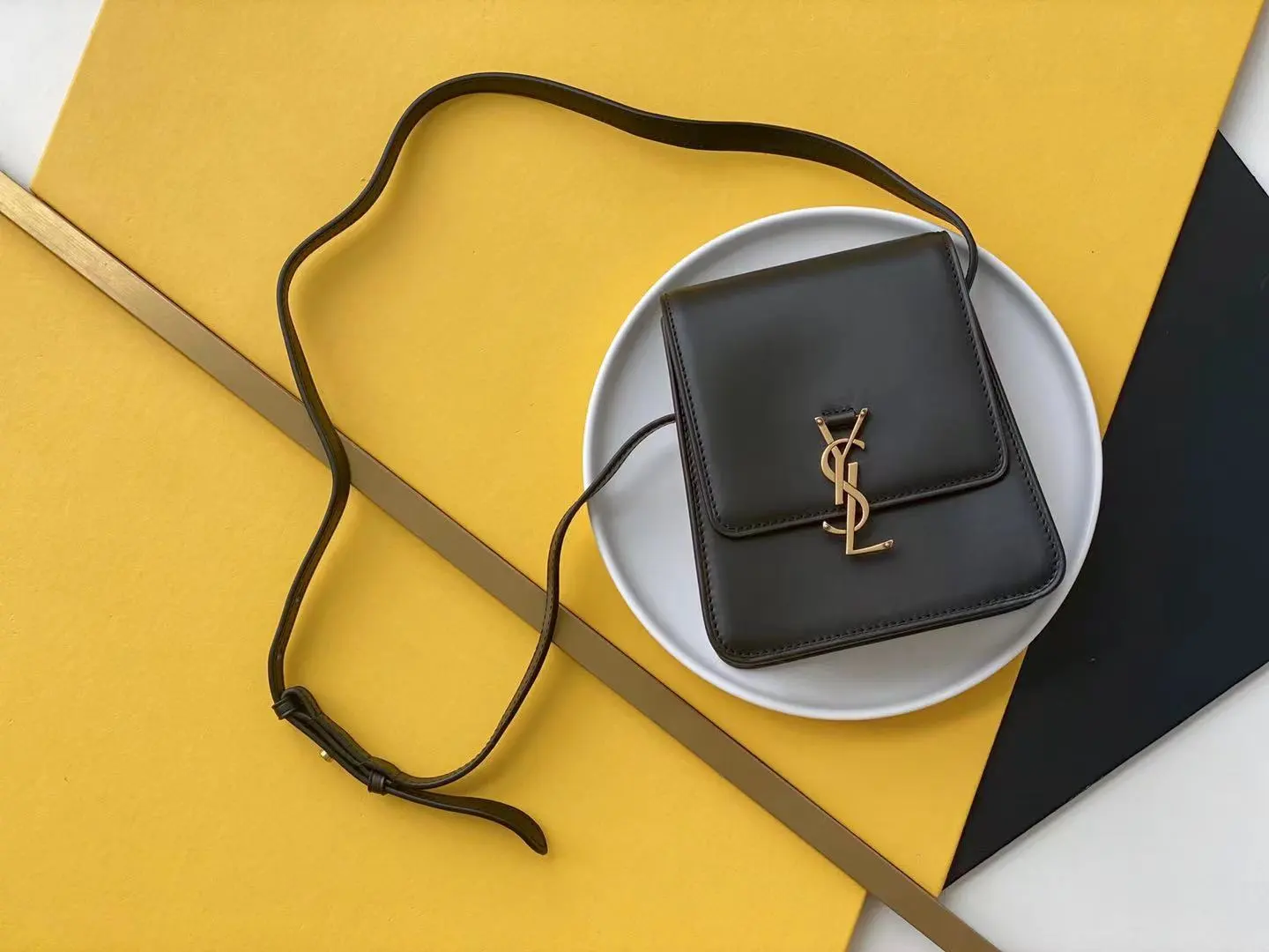 Satchel Bag In Vegetable Tanned Black Material With Gold Hardware For Women